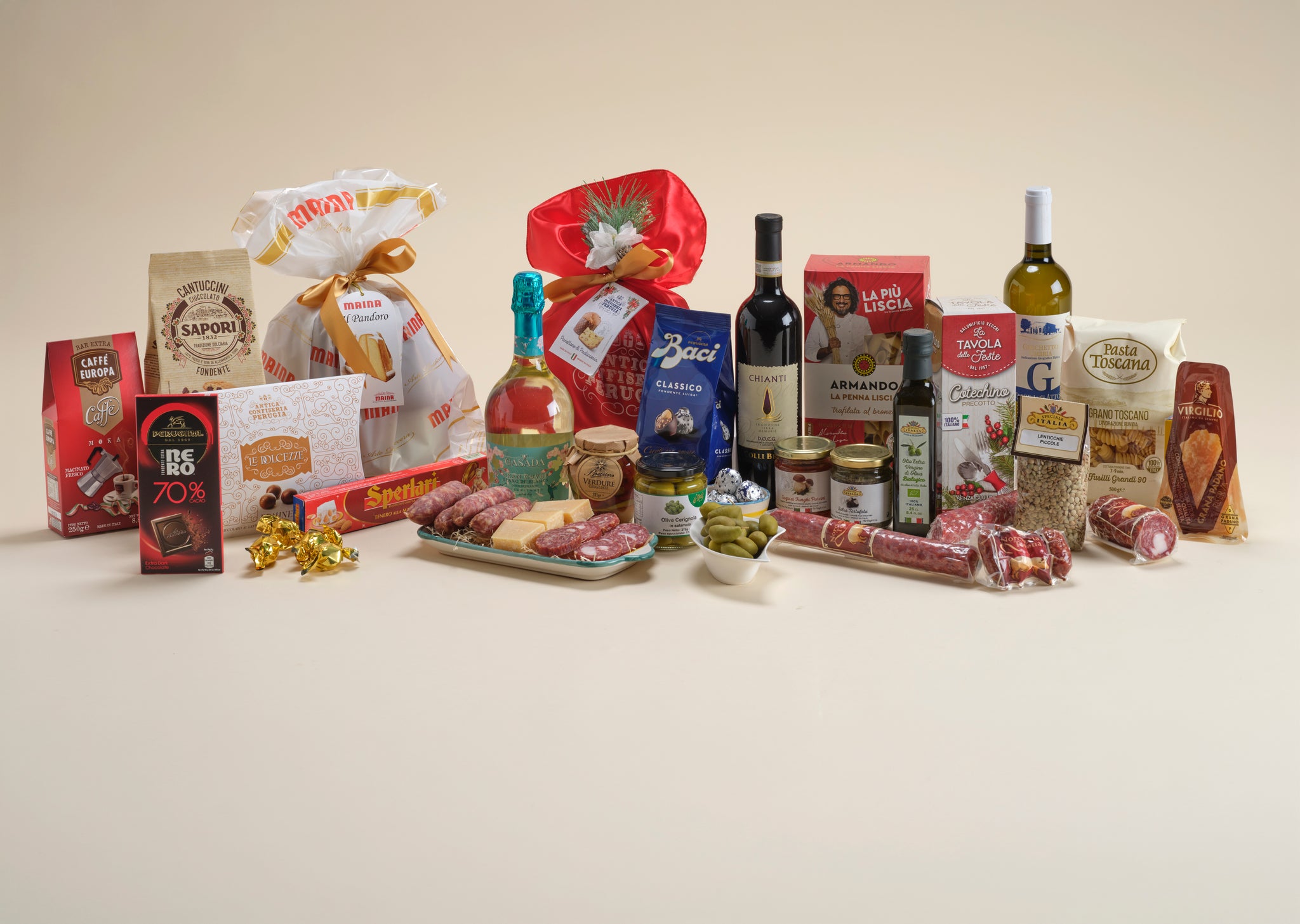 Selezione Regalo "Hericornia" 26 Pezzi con Panettone, Pandoro, Vino e Salumi Toscani